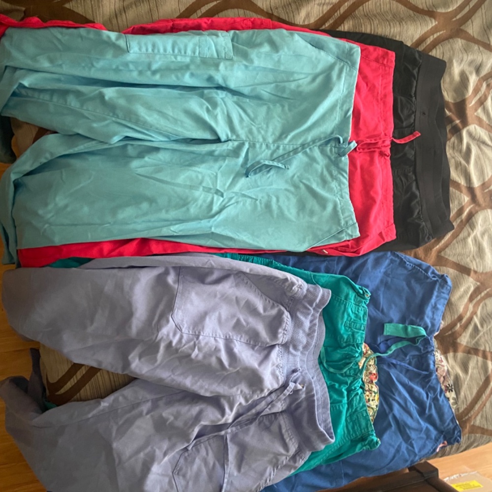 Scrubs - Picture 2 of 2